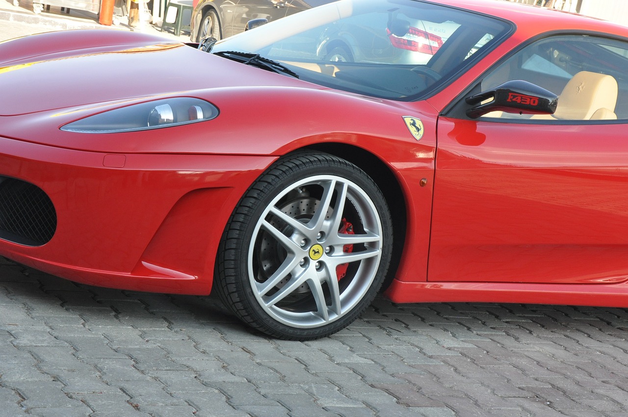 法拉利F430 Scuderia，速度与艺术的极致体现